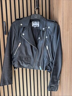Never worn 💕💕Walter Baker Black Cropped Leather Moto Jacket with Silver Hardware
